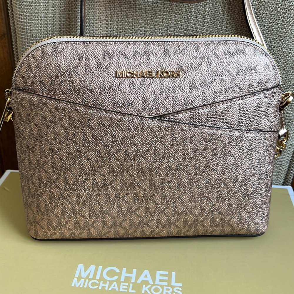 Michael Kors Medium Dome Crossbody Bag Rose Gold - Picture 2 of 16
